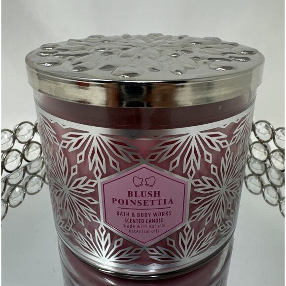 1 New BLUSH POINSETTIA 3 WICK SENTED CANDLE BATH & BODY WORKS - Picture 3 of 5